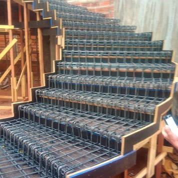 Гвинтові сходи заливка та розрахунок навантаження