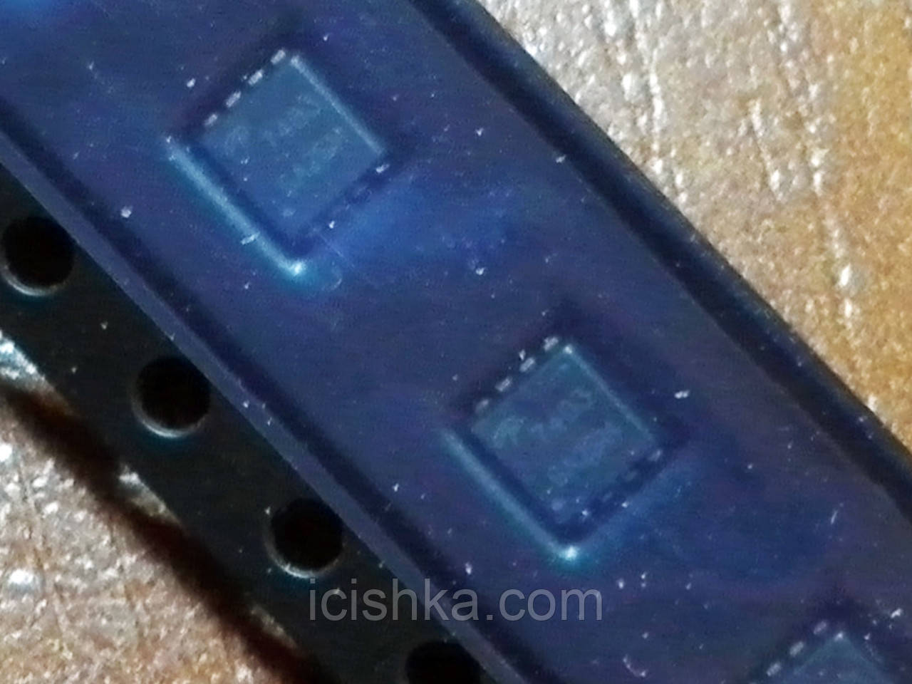 AON7403 / 7403 - 30V 24A P-Channel MOSFET, фото 1