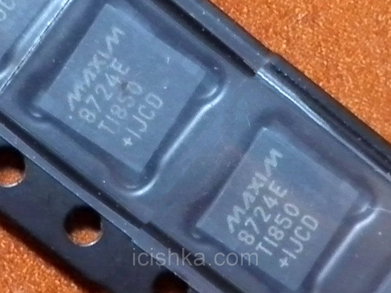 MAX8724E 8724E — контролер заряджання