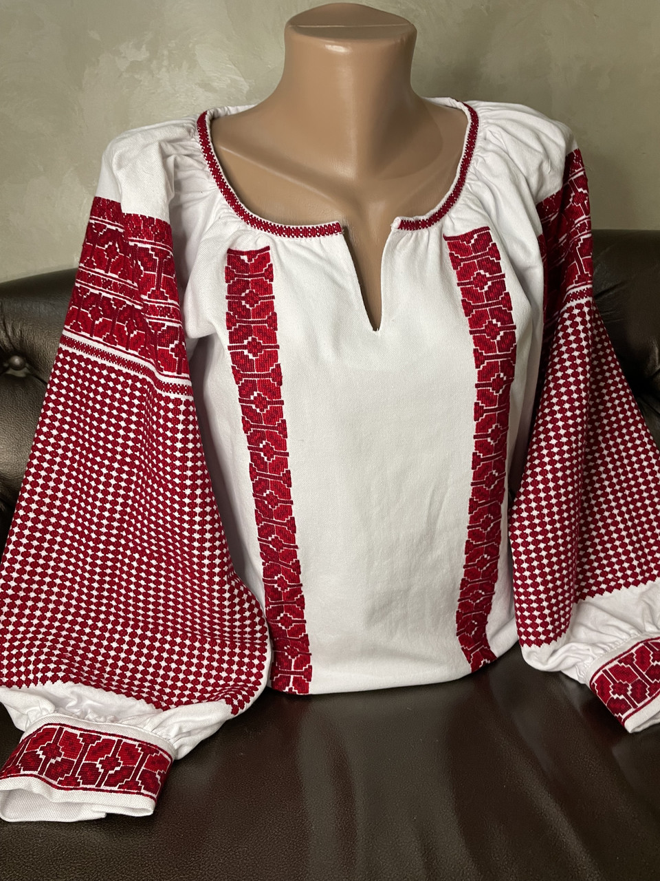 Покутська сорочка. Жіноча блузка, вишиванка ручної роботи в покутському стилі