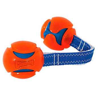 Іграшка м'яча з ременем для собак великих розмірів CHUCKIT! HYDROSQUEEZE DUO TUG 2 L