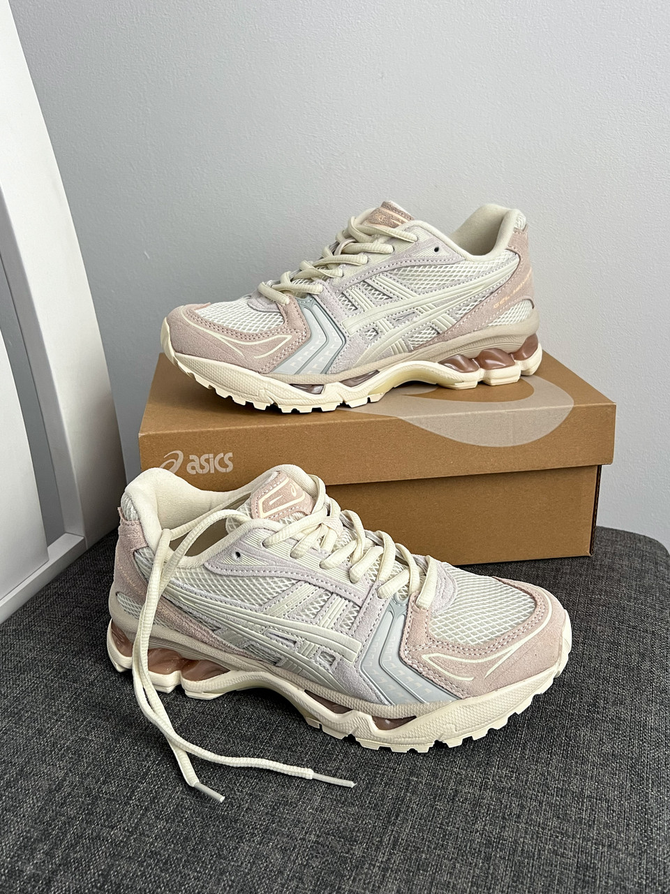 Кросівки чоловічі білі Asics Gel-Kayano 14 Peach Cream (14994), фото 1