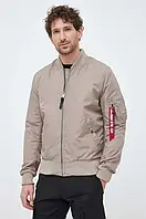 Urbanshop Куртка-бомбер Alpha Industries чоловічий колір бежевий перехідна РОЗМІРИ ЗАПИТУЙТЕ