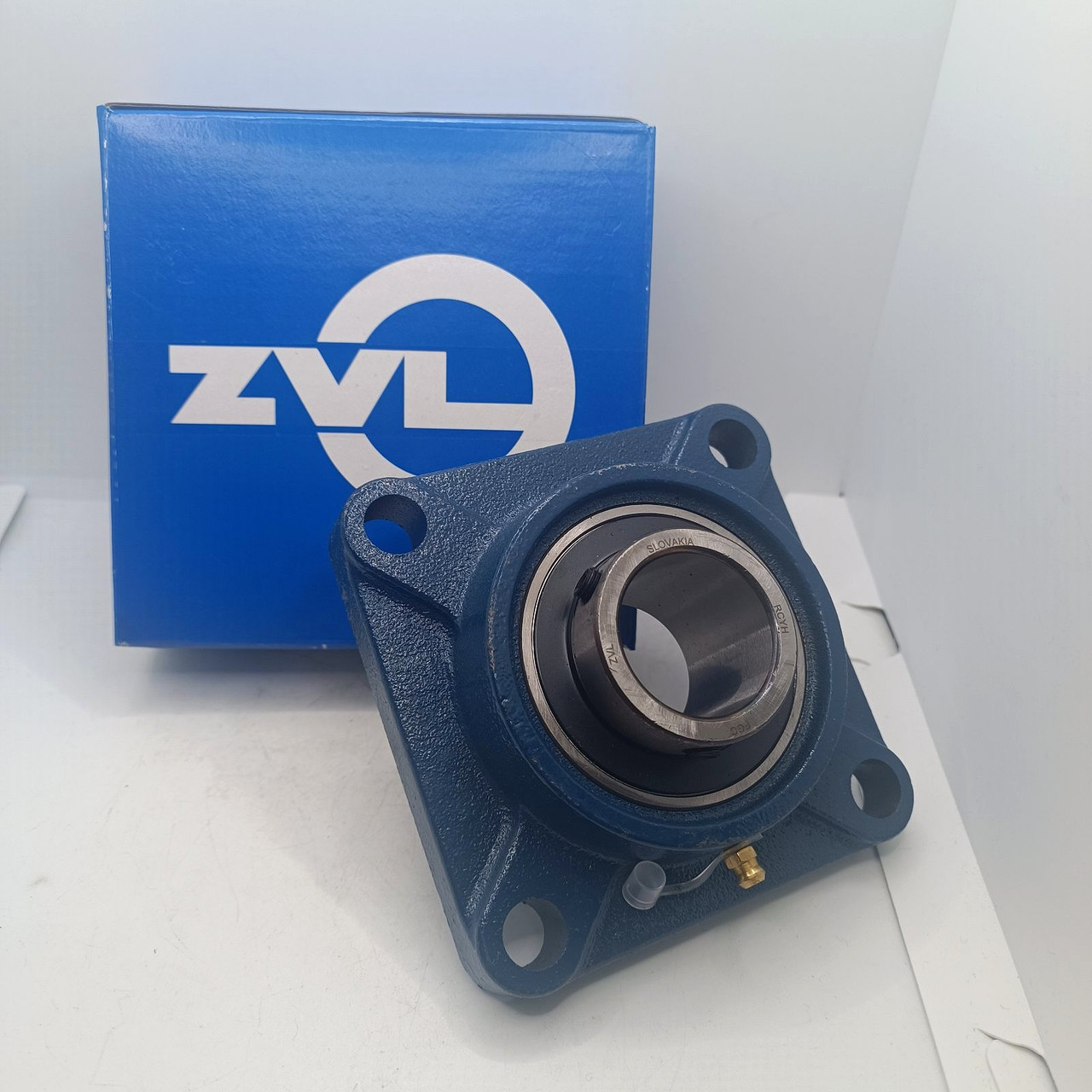 Підшипниковий вузол UCF208 (FGC208S) ZVL (Словакія)