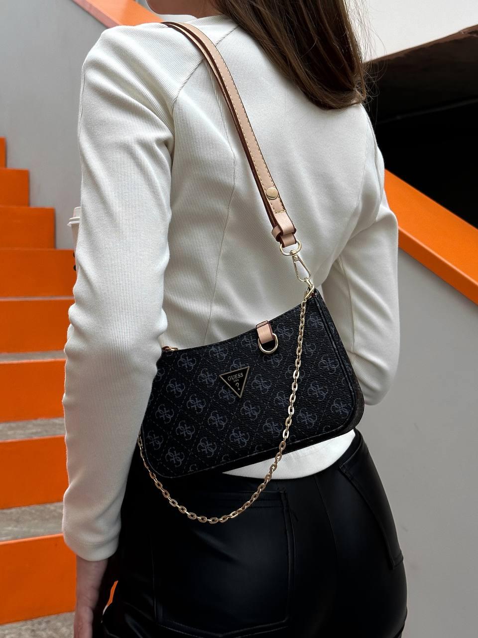 Жіноча сумка Guess Mini Bag Dark Blue (Синя) Сумка багет Гес Міні екошкіра 1 відділення на бежевому ремінці та металевому ланцюжку, фото 1