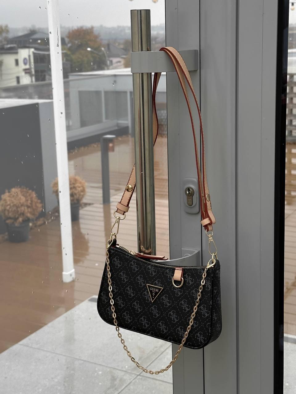Жіноча сумка Guess Mini Bag Dark Blue темно синя Сумка багет Гес екошкіра 1 відділення на ремені та ланцюжку