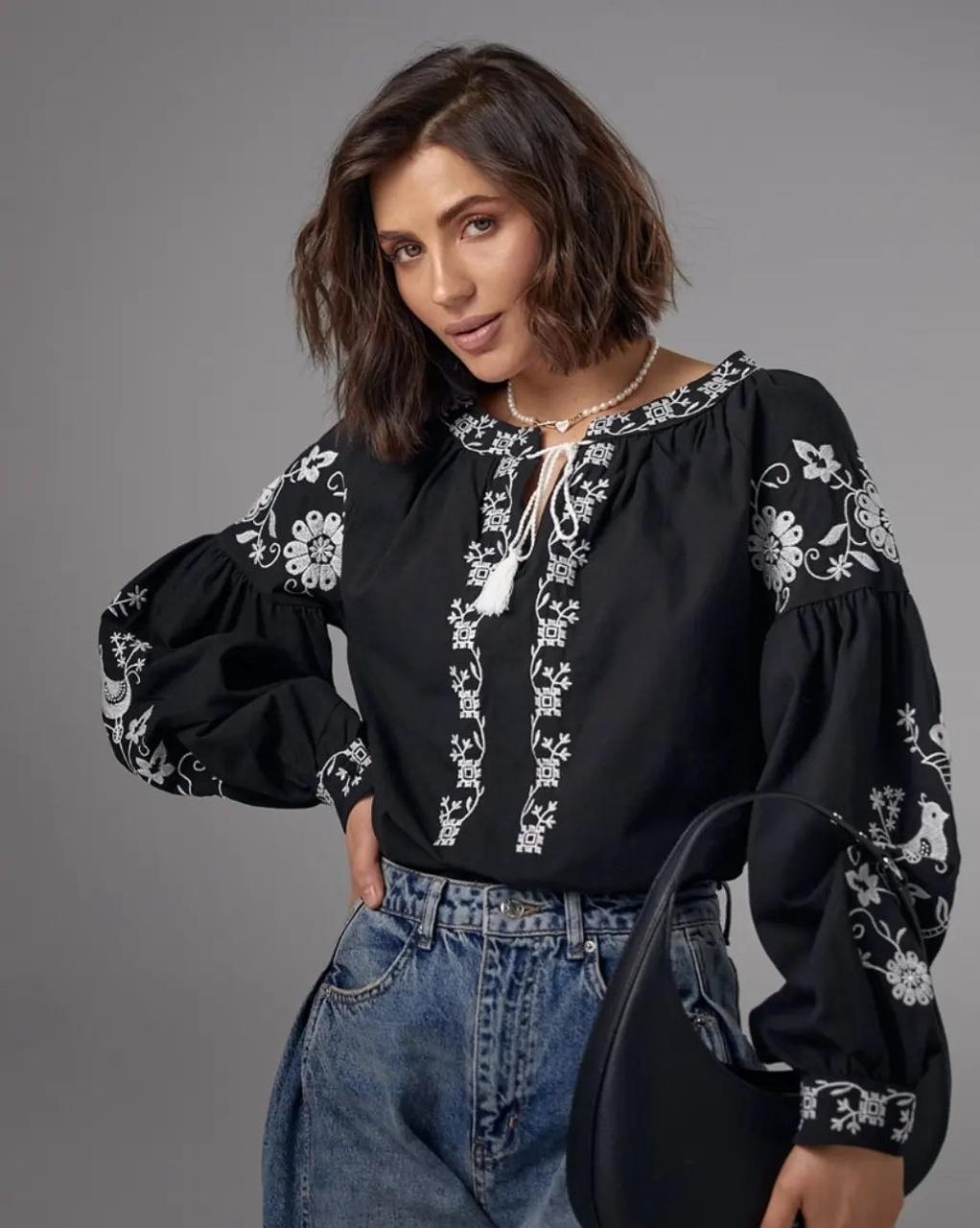 Вишиванка жіноча чорна з білою вишивкою ESQ 5444 батал 1, фото 1