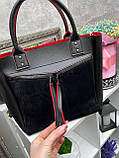 Чорна з червоним усередені - натуральна замша - стильна сумка формату А4 на одне відділення з великою кишенею спереду (2550-1), фото 3