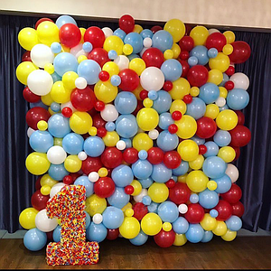 Стіна з кульок Міккі (320 кульок)