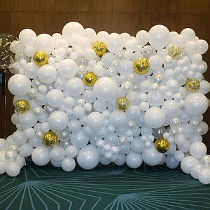 Стіна з кульок Біла з конфетті (325 кульок)