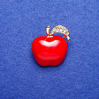 Брошка "Яблуко" червоне 2,7х2,8см емаль жовтий метал купити біжутерію дешево в інтернеті