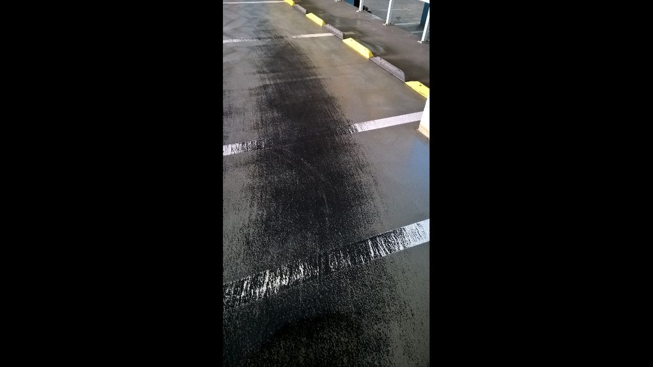 Видалення слідів шин на бетонній поверхні