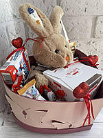 Подарочный набор для девушки с изысканными конфетами "Нежное Счастье", Свит бокс с мягкой игрушкой