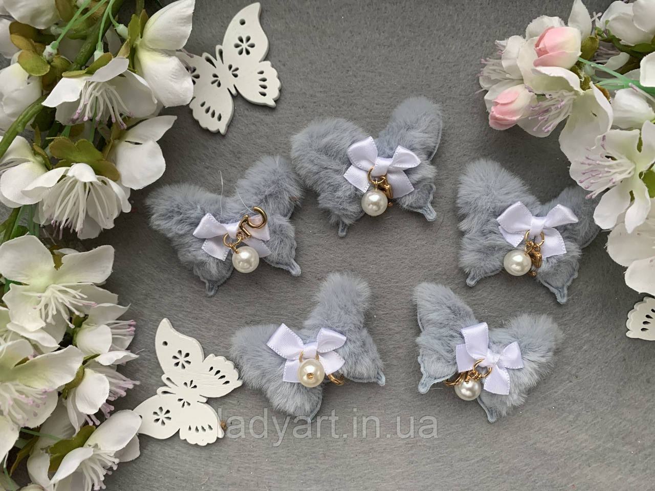 Аплікація "Метелик хутро + декор", см, 10 шт/уп. сіро-блакитного кольору, фото 1