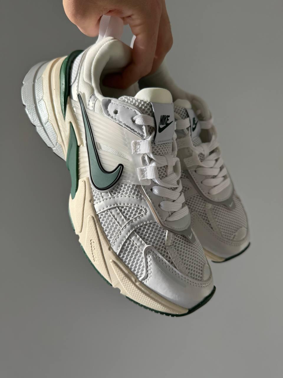 Кросівки чоловічі білі Nike V2K Runtekk White Green (14828)