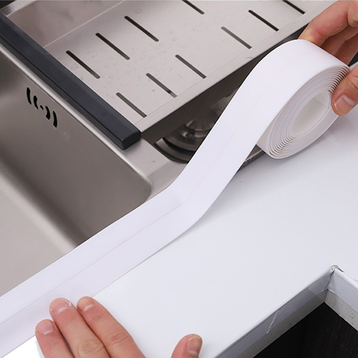 Самоклейна бордюрна стрічка-ізолятор для ванних кімнат і кухні Waterproof Tape 3 м х 3.8 см