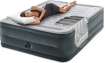 Надувний матрац для сну двоспальний з насосом 152х203х56 Intex Матрац ліжко двомісний