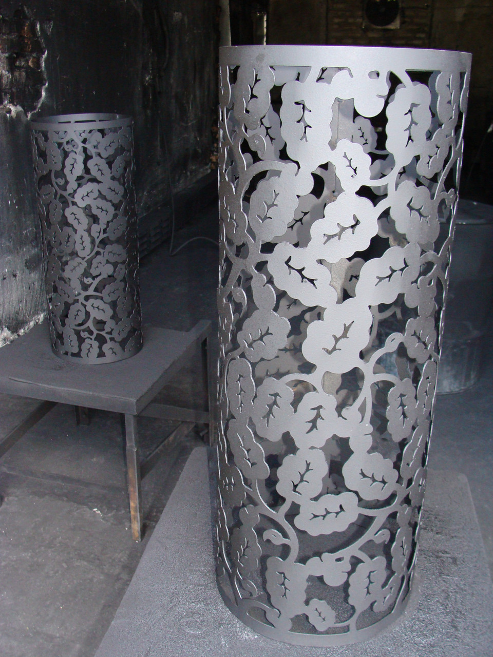 Декор димоходу - Декоративна сітка для каменів (кожух на трубу банної печі Кам'янки компанії ВОГОНЬ)