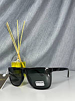 Чёрные солнцезащитные очки