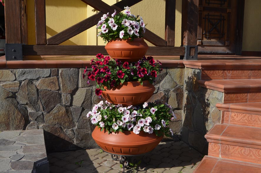 Вазон-піраміда для квітів трирівнева GrunWelt 750