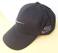 Классическая бейсболка с вышитым принтом "Nike" (черный на черном и серый на черном).