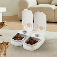 Кормушка автоматическая для домашних животных умный дозатор с таймером на 2 отделения для кошек и собак белая