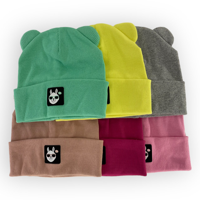 Одинарная трикотажная шапка с отворотом для девочки Одинарная трикотажная шапка с отворотом для девочки