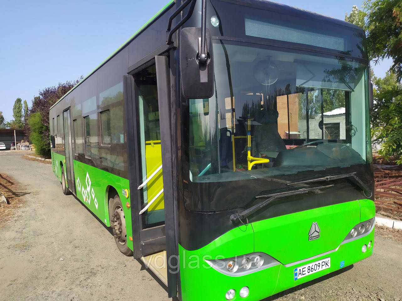 Howo Huanghe sinotruk JK6129G5 лобове скло на автобус, фото 1