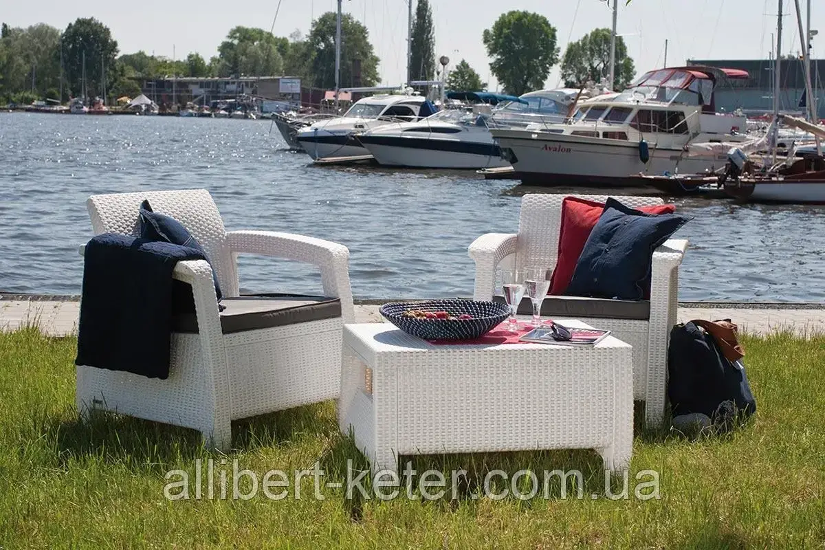 Два комфортних крісла з м'якими подушками та столик CORFU WEEKEND білий ( Allibert ) - фото 2 - id-p2111200063