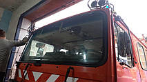 Виробництво та заміна лобового скла триплекс на пожежній машині Iveco Magirus 120 у Нікополі (Україна). 1