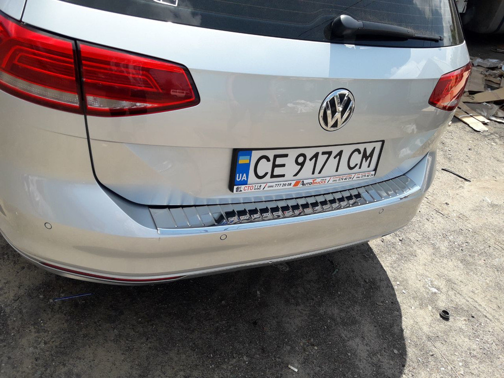 Накладка на задний бампер Carmos V1 (SW) для Volkswagen Passat B8 2015-2024 гг - фото 9 - id-p2111227652