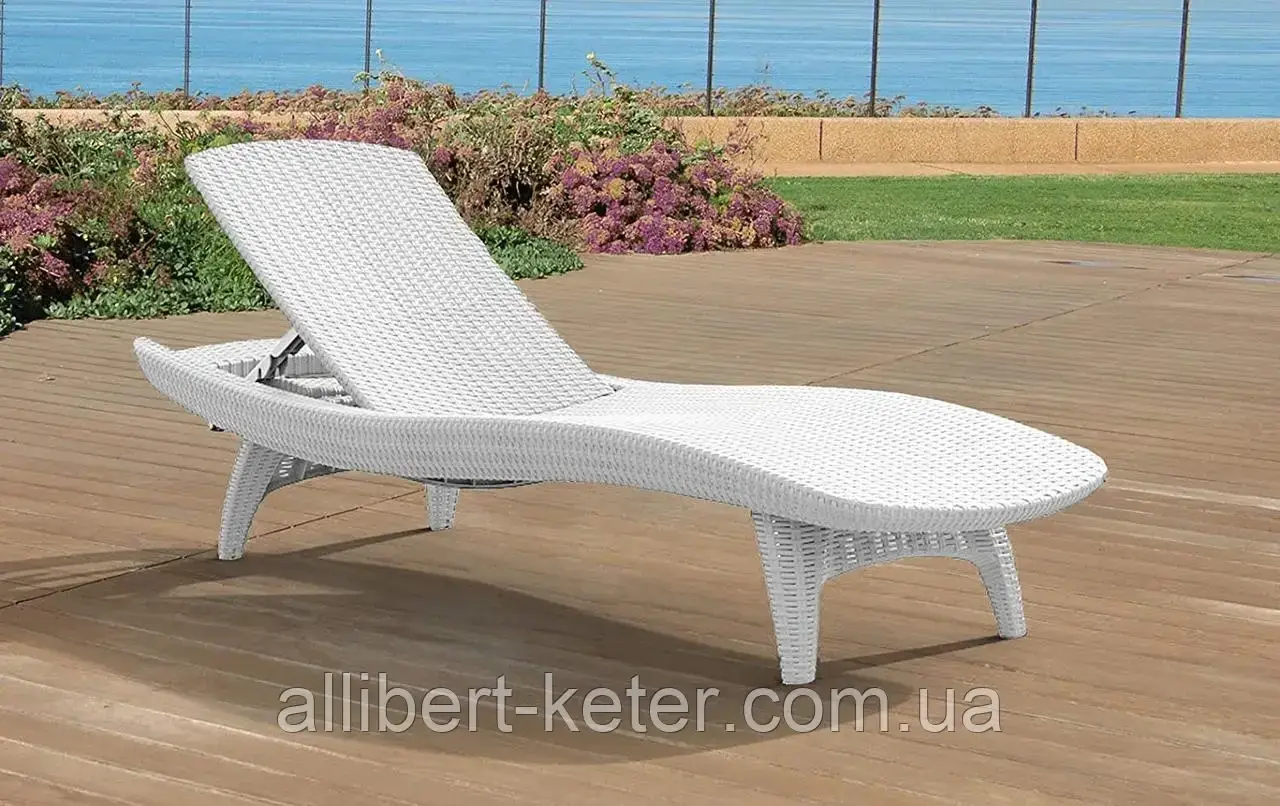 Шезлонг - лежак Keter Pacific Sun Lounger White (белый) - фото 2 - id-p2111209988