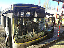 Виробництво та заміна лобового скла триплекс на автобусі Scania Obradors S'Agaró Plus 3.45E у Нікополі (Україна). 7