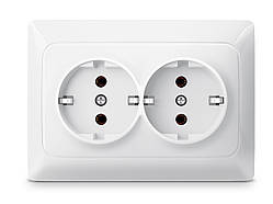 Розетка подвійна з заземленням біла TITANUM STANDARD