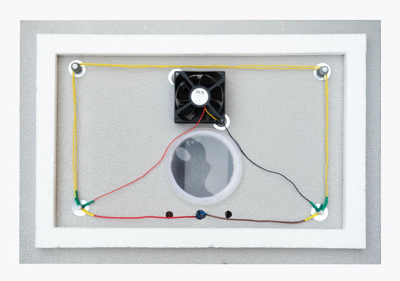 Инкубатор Наседка ИБ-54 12В механический переворот, теновый обогрев, каркасный корпус + металлические вставки - фото 3 - id-p2111326296