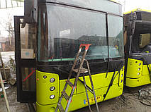 Виробництво та заміна лобового скла триплекс на автобусі Volvo B7RLE VEST Center у Нікополі (Україна). 1
