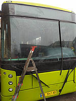 Виробництво та заміна лобового скла триплекс на автобусі Volvo B7RLE VEST Center у Нікополі (Україна). 3