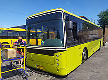 Виробництво та заміна лобового скла триплекс на автобусі Volvo B7RLE VEST Center у Нікополі (Україна). 19