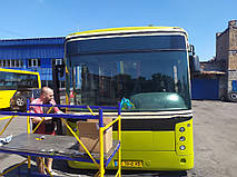 Виробництво та заміна лобового скла триплекс на автобусі Volvo B7RLE VEST Center у Нікополі (Україна). 20