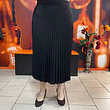 Плісерована чорна юбка міді батал, фото 2
