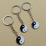 Брелок інь-янь чорне і біле амулет тай чі, фото 3