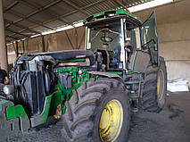 Виробництво та заміна лобового скла триплекс на тракторі John Deere 8210 у Нікополі (Україна). 4