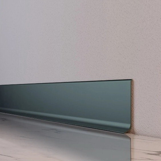 Алюмінієвий плінтус 60х12х2700 мм індивідуальний колір RAL підлоговий арт. ALU-N6012R