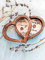 Весільна дерев'яна коробка для обручок у вигляді серця з індивідуальним гравіюванням