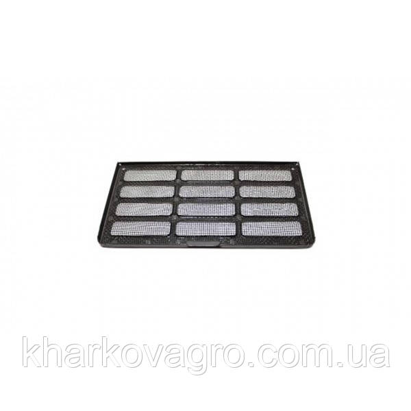 Решітка капота МТЗ Нижня, глуха (уніфікована кабіна), фото 1