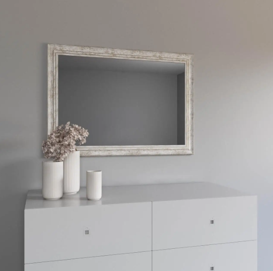 Дзеркало в білій рамі прямокутні 102х72 в коридор, красиве навісне дзеркало з коричневою патиною стильне