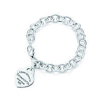 Изысканный серебряный браслет Heart Tag Charm от Tiffany & Co: Символ любви и элегантности