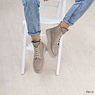 Шкіряні жіночі демісезонні черевики бежевого кольору на бежевій підошві, фото 4