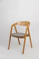 Дизайнерський стілець "GURU Tender" дерев'яний з м'яким сидінням