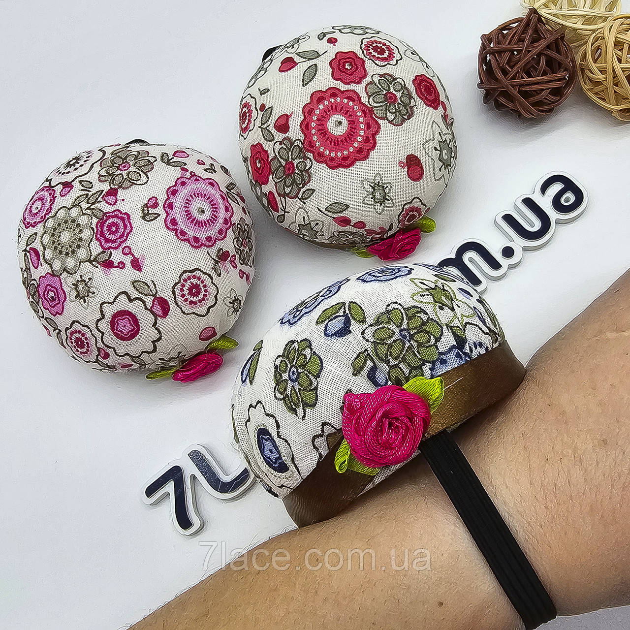 Подушка для голок на руку (зап'ястя) / колір синій з білим / замовлення від 1 штуки, фото 1